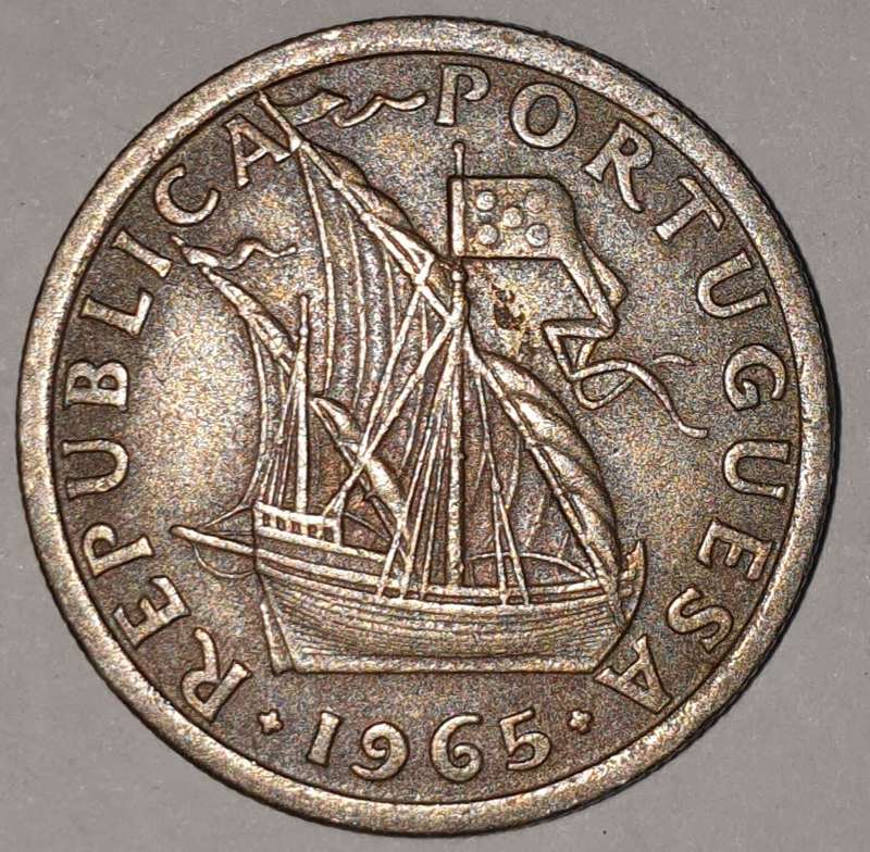 1965 - 2.5 ESCUDOS - 2$50 - 2 1/2 - PORTUGAL - PORTUGUESA - KM#590 - COPPER-NICKEL - PORTUGUESE
